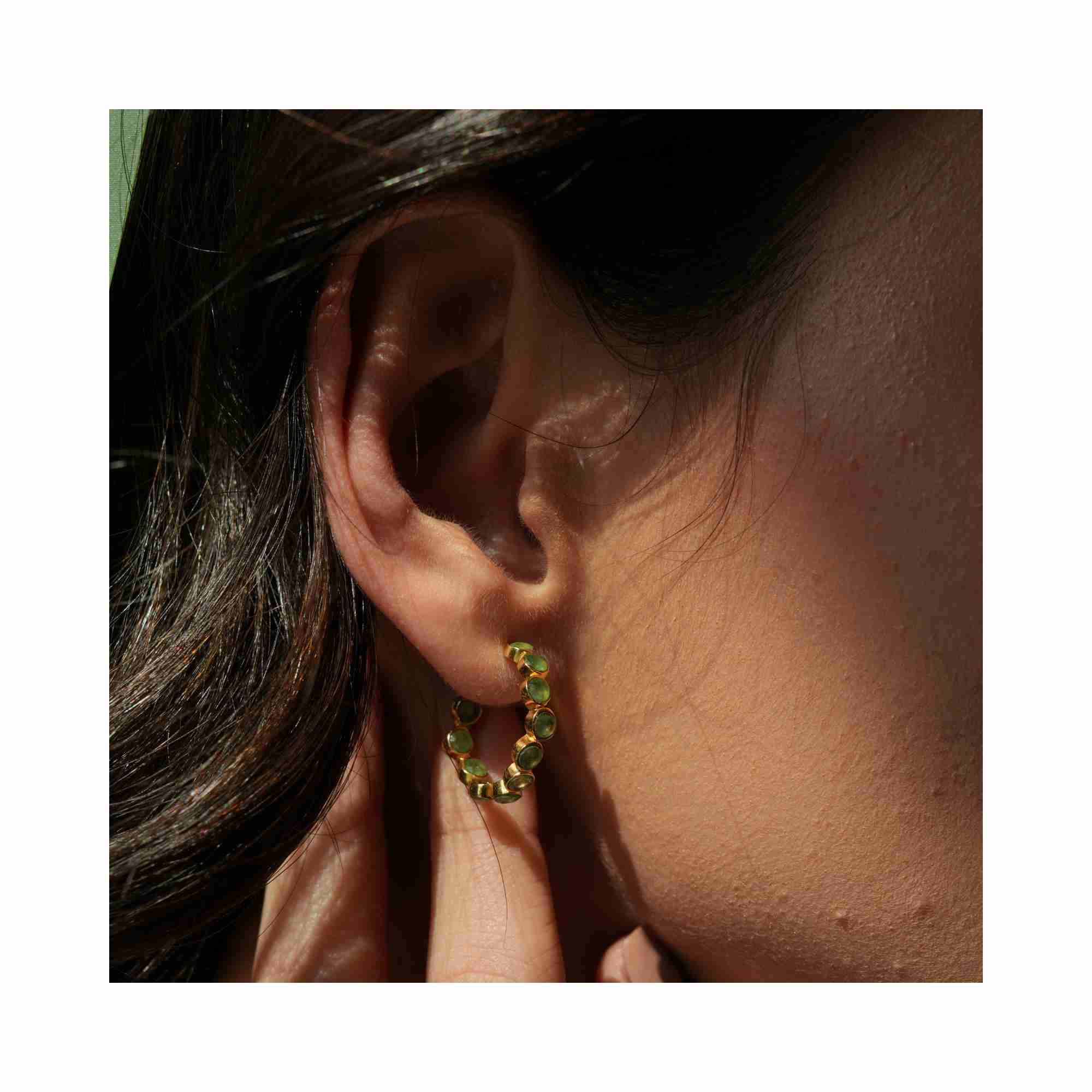 Boucles d'oreilles créoles clous néphrite rosée or