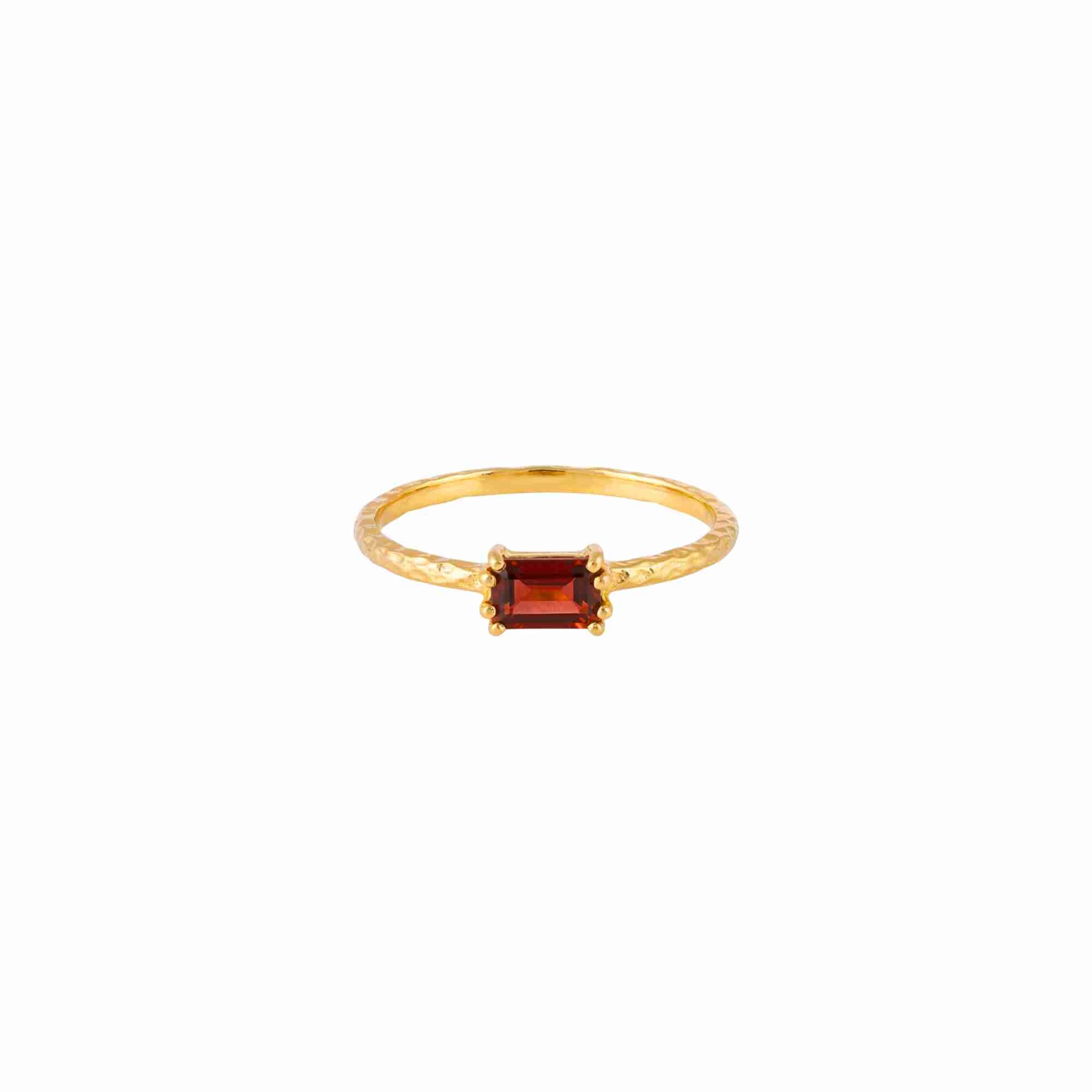 Delicate Vintage Garnet Baguette Ring Gold — an adjustable 22K gold vermeil bypass ring featuring a horizontally set step-cut baguette garnet on a 1.3 mm hammered texture band by Protsaah Zurich.