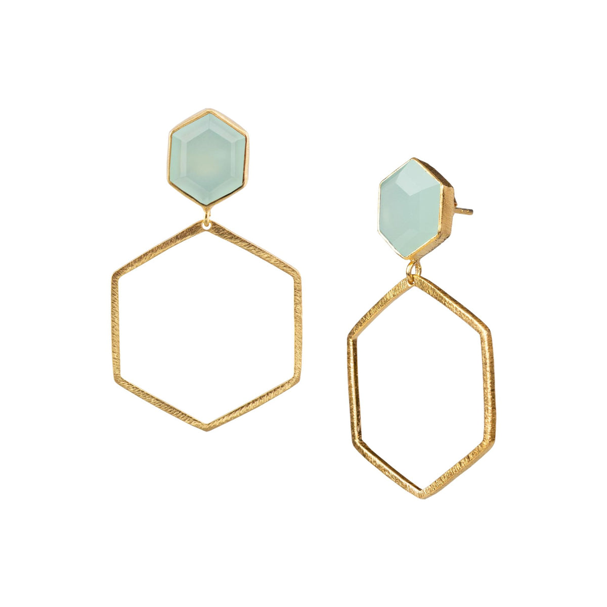 Stecker mit Aqua-Chalzedon im Hexagonschliff über grossem offenem Hexagonrahmen in Gold, weisser Hintergrund