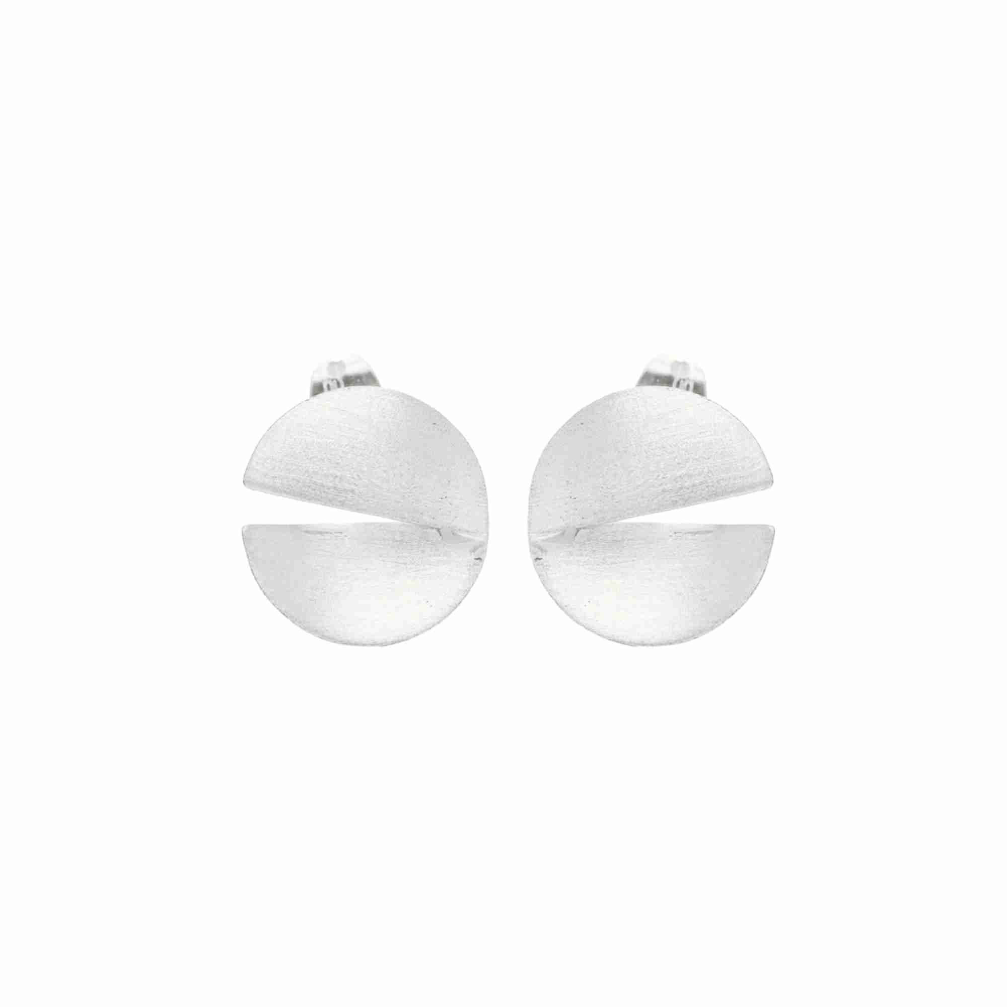 Shimmering Disks illusion stud earrings Silver