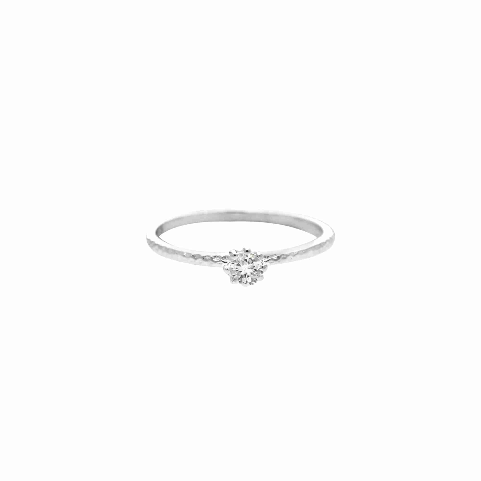 Protsaah Zurich - Kaleidoscope Aura White Topaz 3mm brilliant-cut gemstone hammered solitaire ring, recycled sterling silver minimal stacking band, ethical Jaipur craftsmanship.