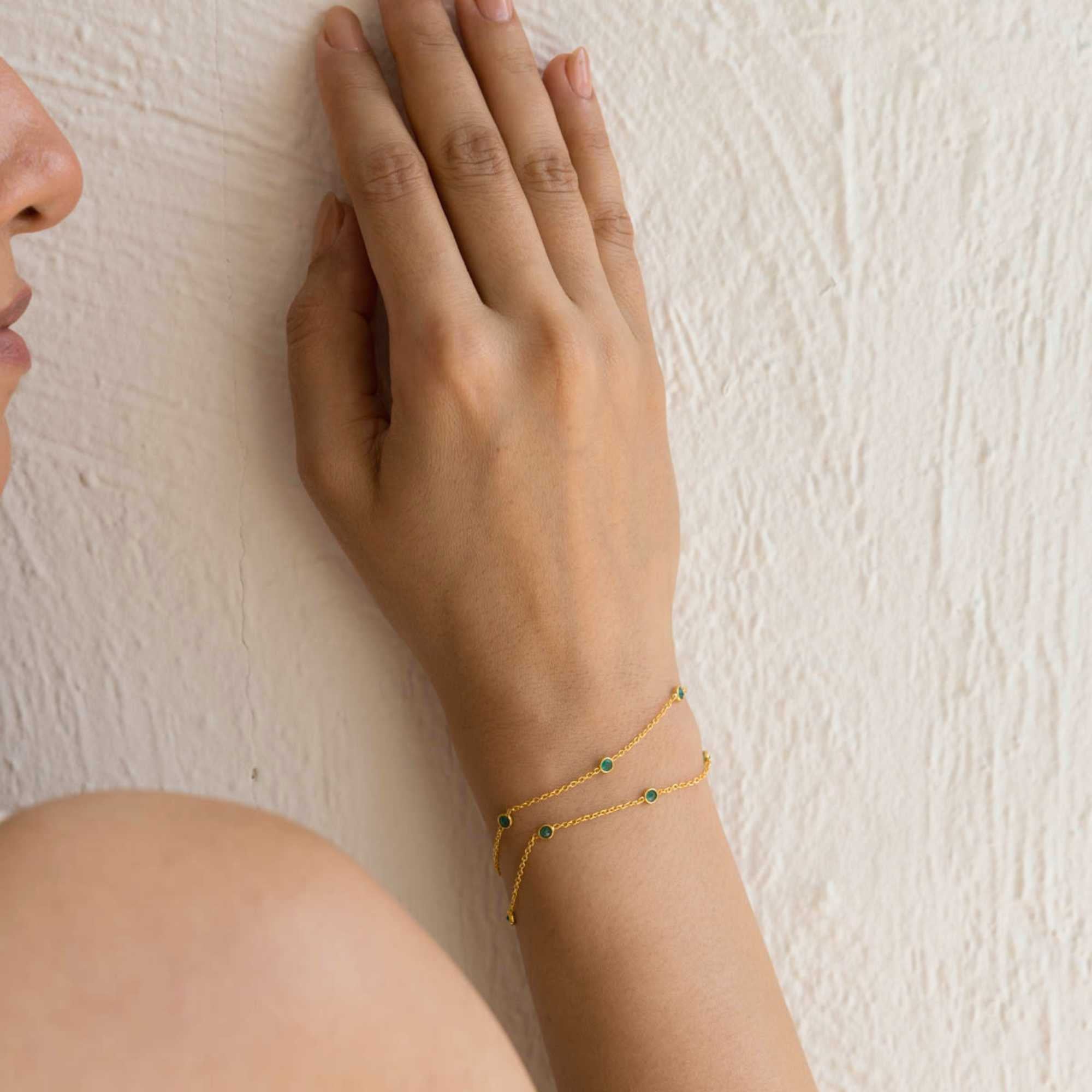 Dew Drops Armband mit grünen Onyxsteinen und Kette Gold