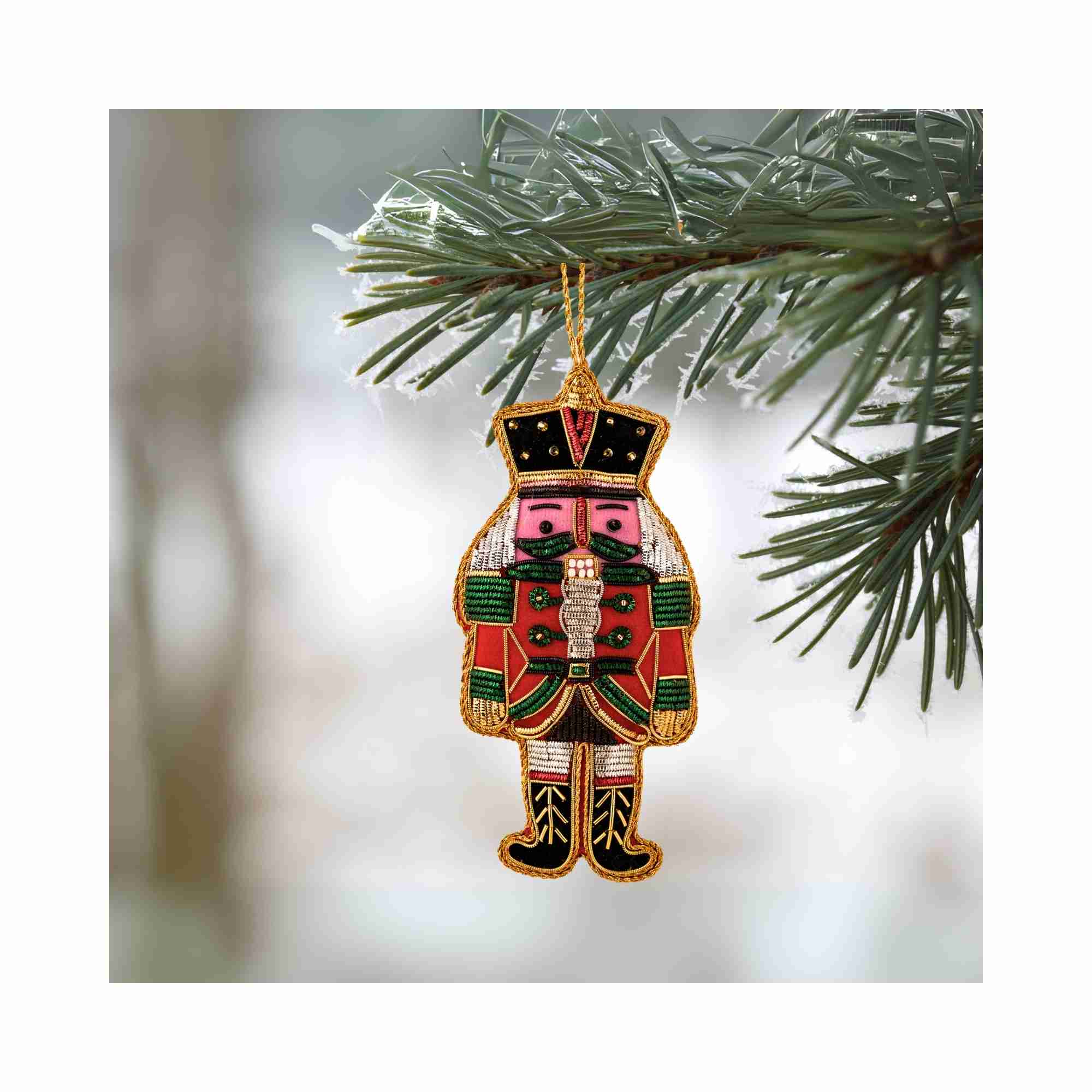 XMAS Zardozi Nussknacker