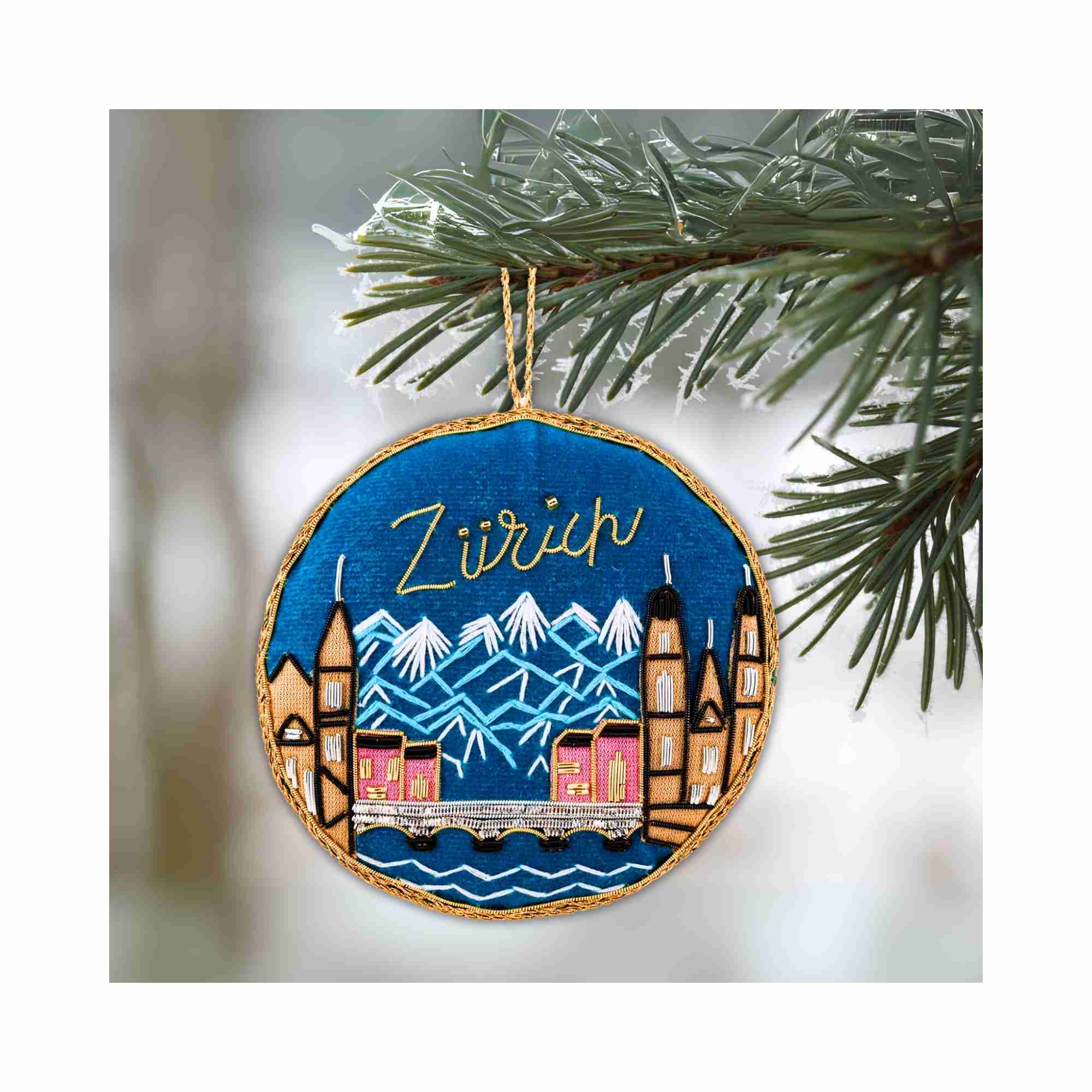 XMAS Zardozi Zurich Snow Globe