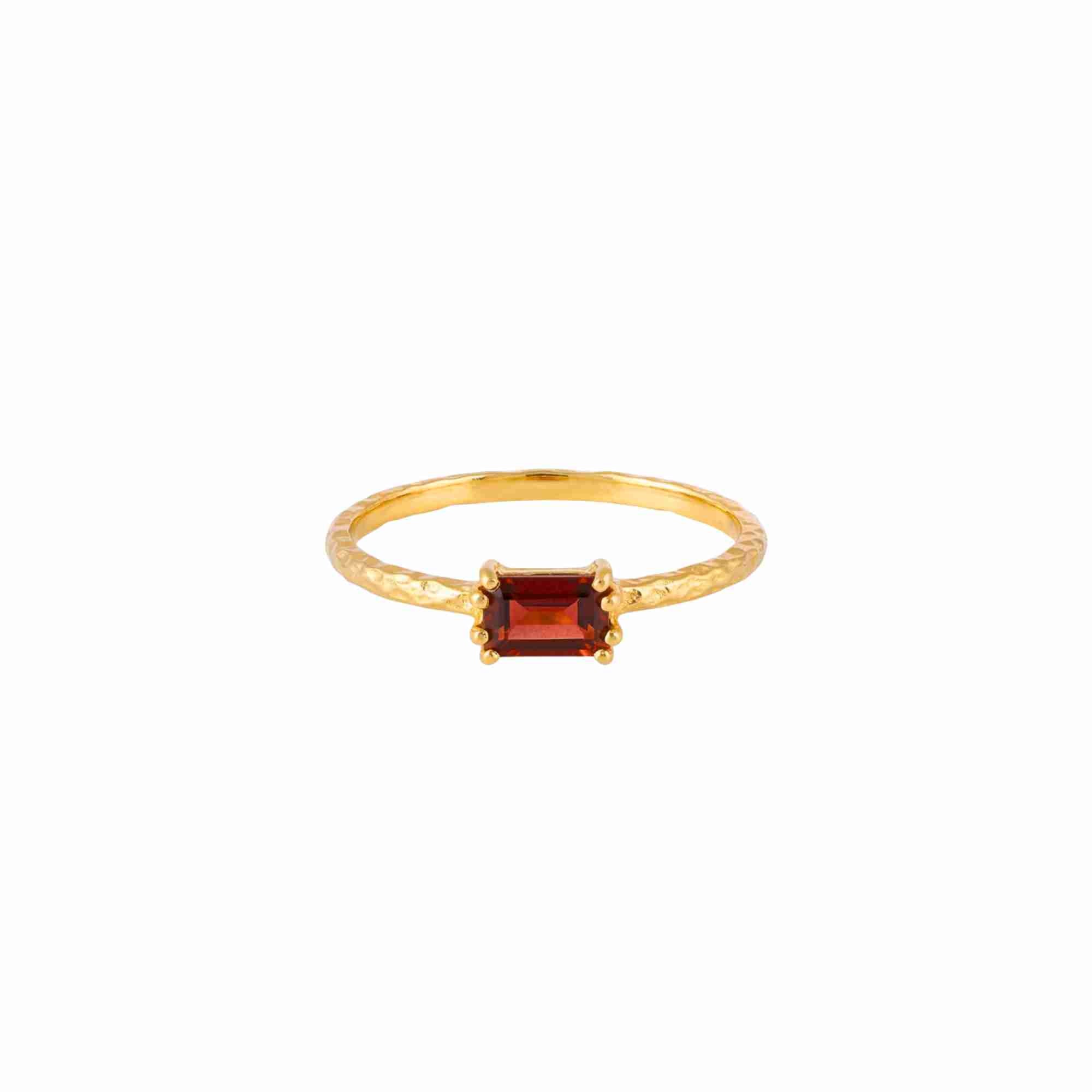 Delicate Vintage Garnet Baguette Ring Gold — an adjustable 22K gold vermeil bypass ring featuring a horizontally set step-cut baguette garnet on a 1.3 mm hammered texture band by Protsaah Zurich.