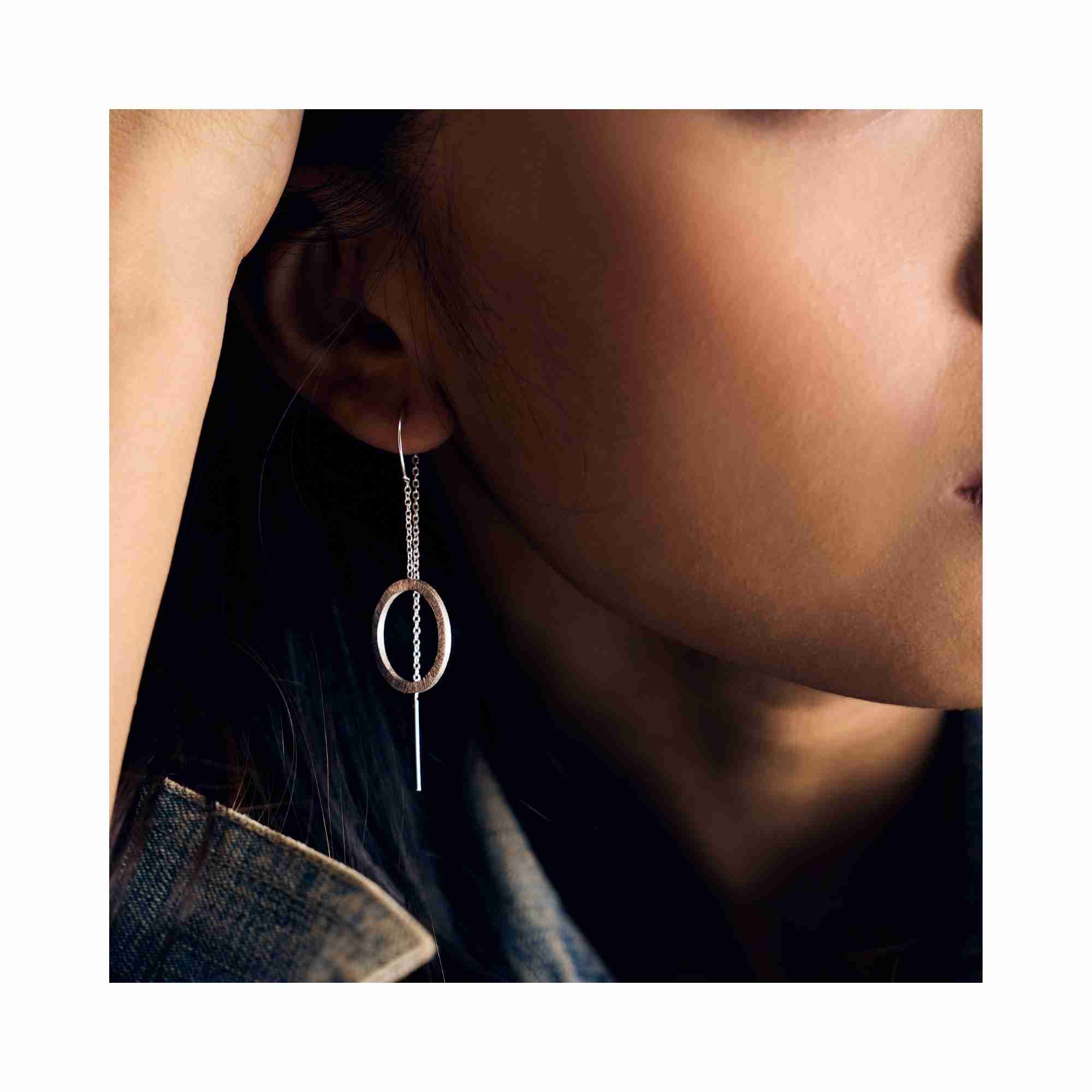 Shimmering Disks Circle Chain Threader Earrings Silver