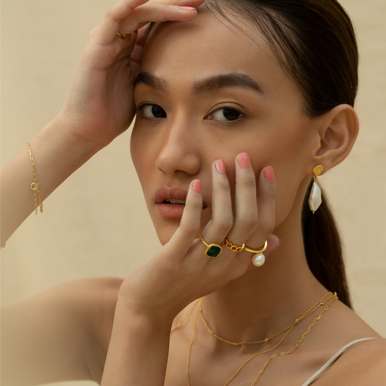 OSTKAKA ★ MELTING PEARL EARRING GOLD [正規品/関税込] Orchid Pearl Studs-Rainbow | ka0125ab