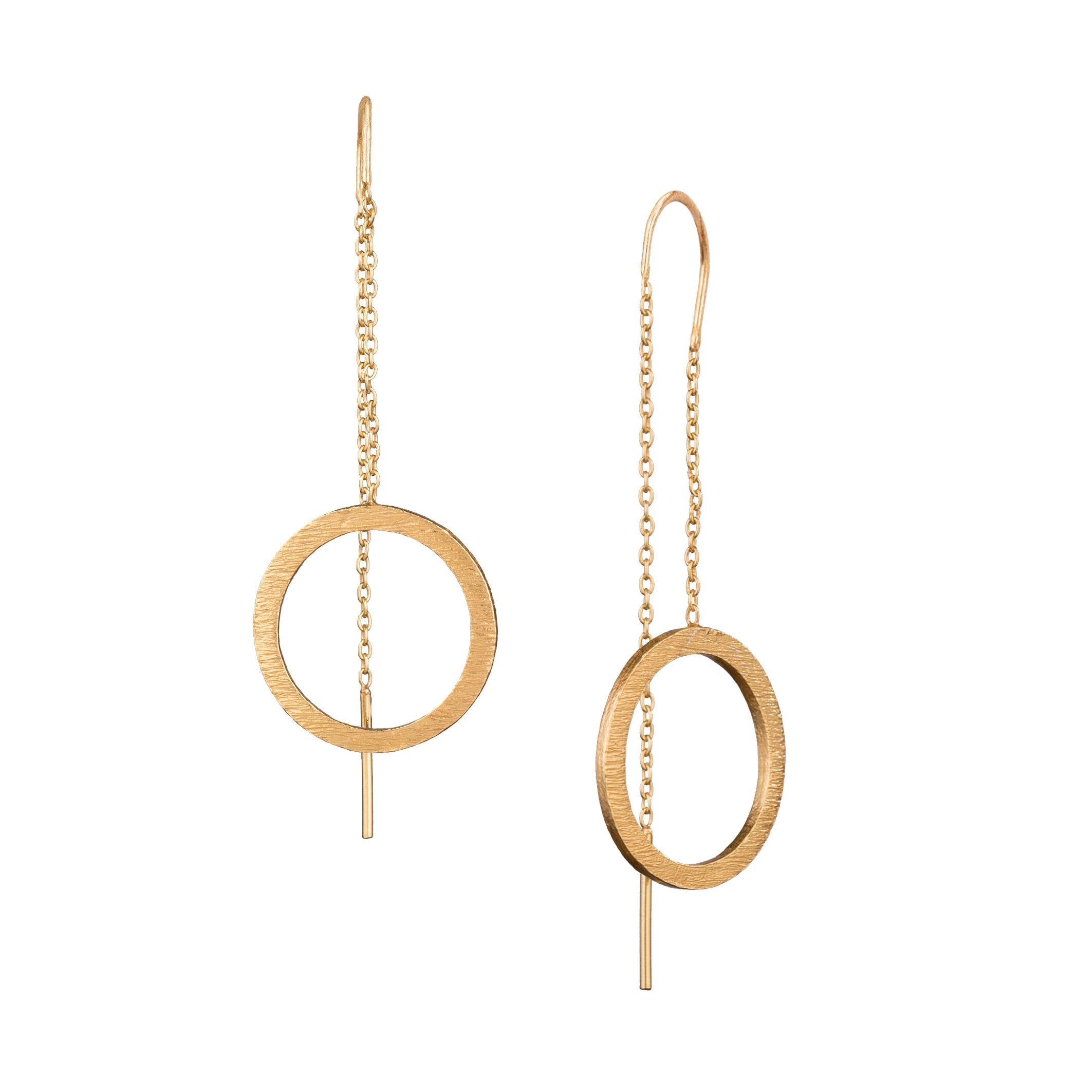 Shimmering Disks Circle Chain Threader Earrings Gold — open-circle chain threader with hand-applied cross-hatch scratch finish in 92.5 recycled sterling silver by Protsaah Zurich.