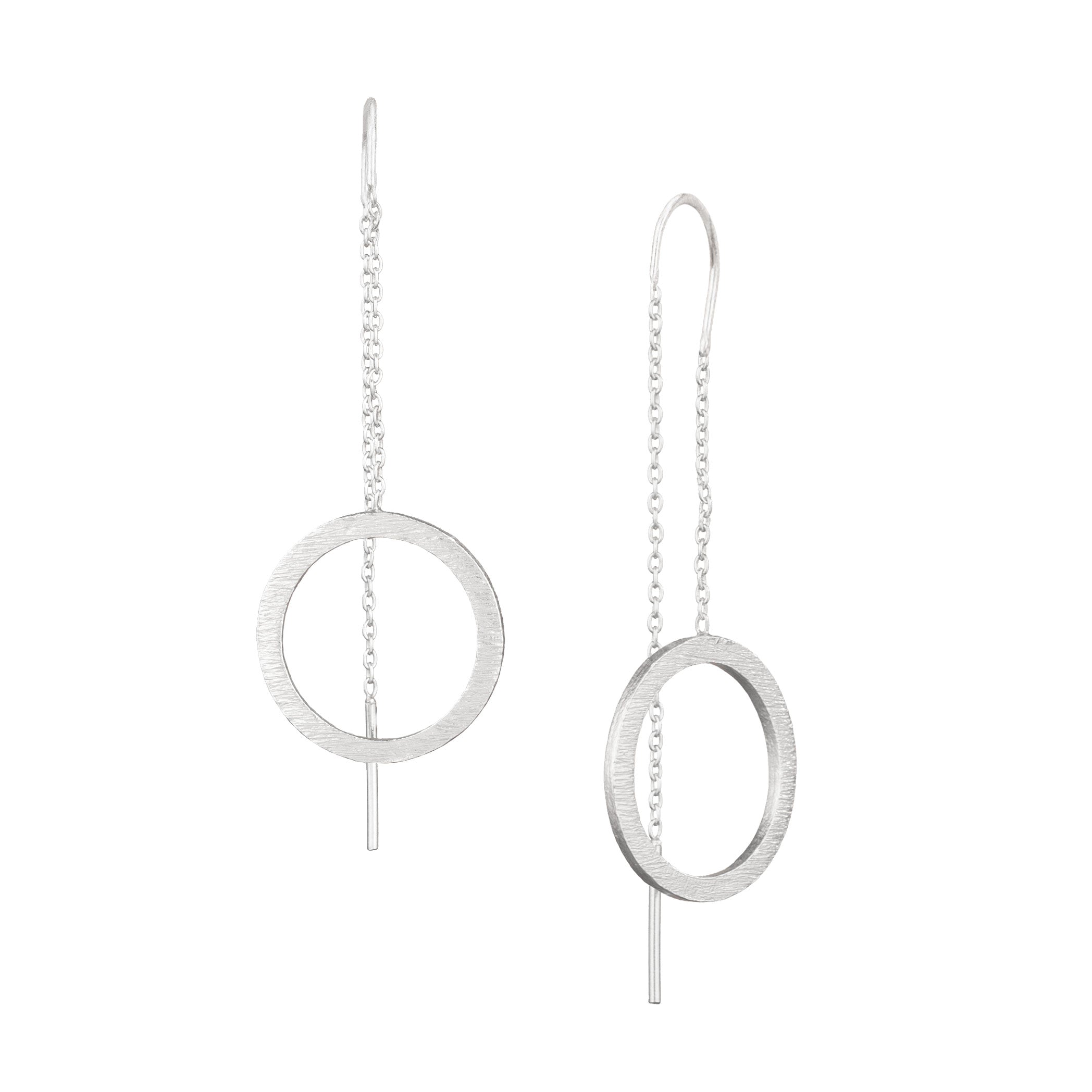 Shimmering Disks Circle Chain Threader Earrings Silver — open-circle chain threader with hand-applied cross-hatch scratch finish in 92.5 recycled sterling silver by Protsaah Zurich.
